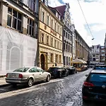Sunset Boho City Center By Uniquerent